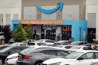 Amazon warehouse union vote in North Carolina : NPR