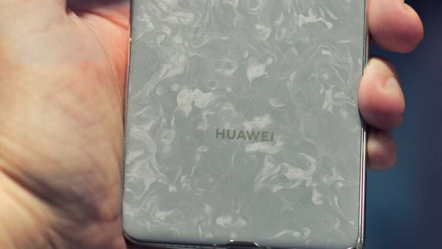 DeepSeek AI Confirmed to be Powered by a Huawei Chip