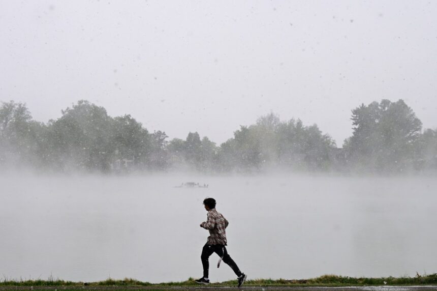 Denver wakes to dense fog, chance of snow Saturday