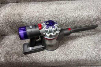 Dyson Car+Boat Review: Small But Powerful Dust and Dirt Remover