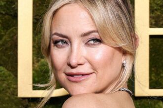 Kate Hudson Makes Raunchy Sex Confession While Posing Near-Naked