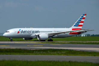 NEW: American Airlines Flight Aborts Landing at Reagan Airport to Avoid Collision |