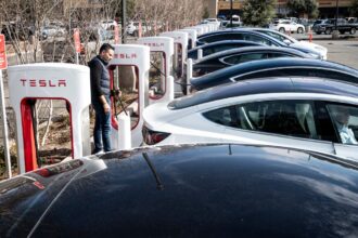 Tesla to test virtual queues at Supercharging locations