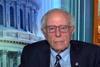 Bernie Sanders Destroys Musk And The Billionaires With A Simple Point