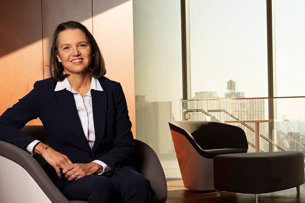 Columbia University’s President Resigns – The New York Times