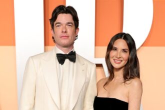 John Mulaney Jokes About Olivia Munn Having ‘Cancer Brain’