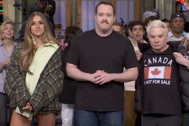 Mike Myers Wears ‘Canada Is Not For Sale’ Shirt on ‘SNL’