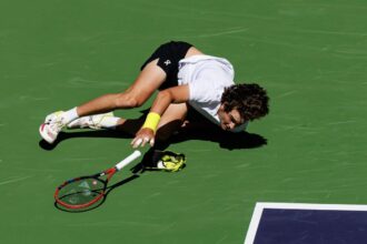 Tennis bends to the wind’s will at Indian Wells as desert weather blows players off course