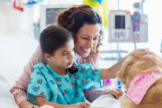 Therapy dogs can ease young patients’ anxiety in the emergency room