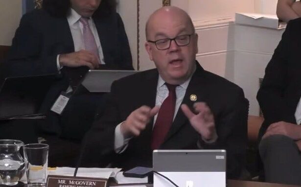 Top Democrats Blasts The Idea That Democrats Should Keep The Government Open For Republicans