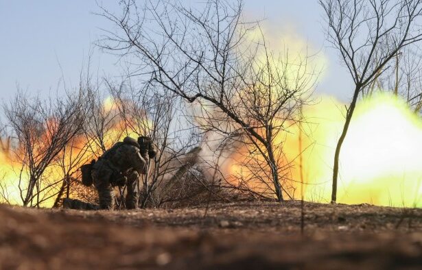 Ukraine seeks to persuade US to resume aid in high-stakes talks