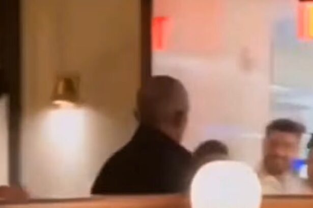Barack Obama Spotted at Trendy LA Restaurant Without Michelle as Divorce Rumors Swirl |