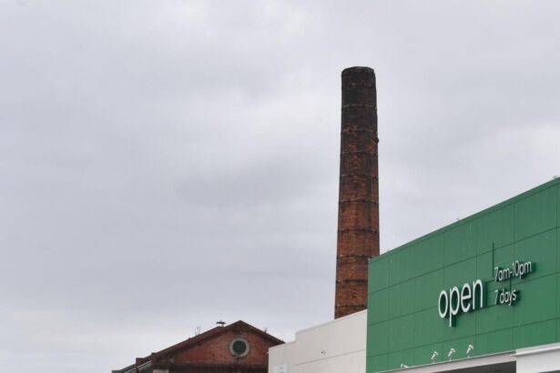 Cracked chimney: Woolworths told to take action