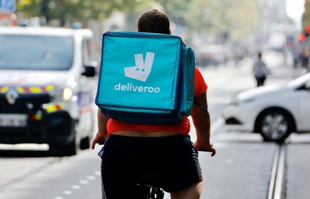 Deliveroo opens door to £2.7bn meal deal with DoorDash