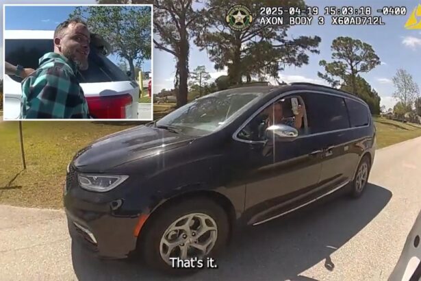 Florida man Richard Christopher Smith offers police alcohol during car chase