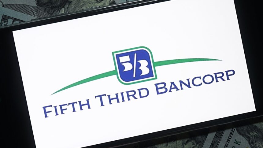 How To Earn 0 A Month From Fifth Third Bancorp Stock Ahead Of Q1 Earnings