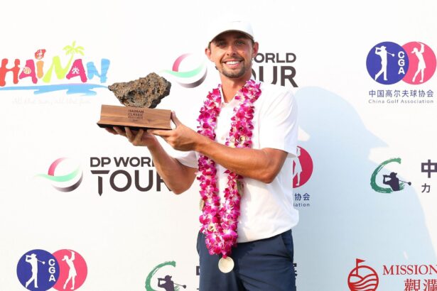 How much did each golfer win from the €2.55 million purse?