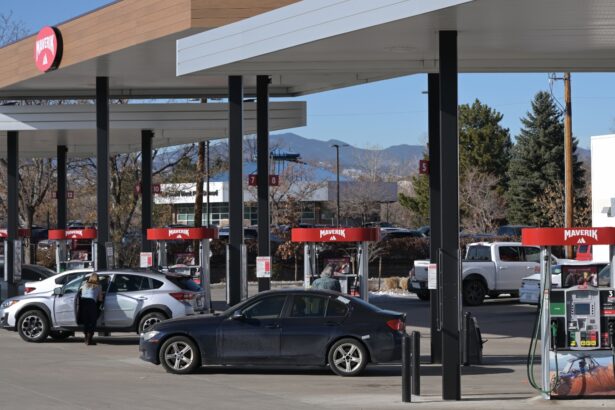 In Colorado, gas for cars could soon come with a warning label