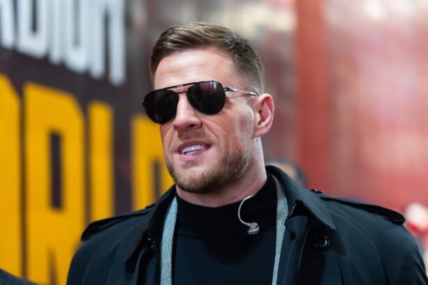 J.J. Watt drops 1-word reaction on Burnley’s promotion to Premier League