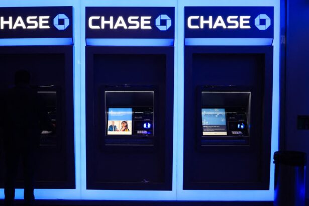 JPMorgan Chase infinite money glitch: Bank sues more customers