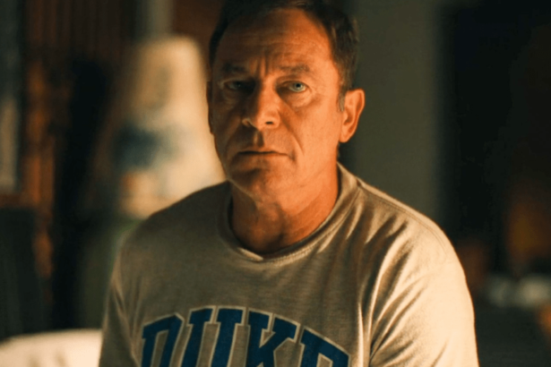 Jason Isaacs Says Duke Wanted to Go Viral with White Lotus Shirt Drama