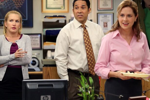 Jenna Fischer, Angela Kinsey Had ‘Moving’ Visit to ‘The Office’ Spinoff