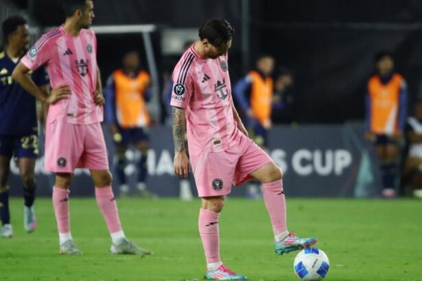 Lionel Messi, Inter Miami eliminated from Concacaf Champions Cup semis in ugly loss to Vancouver Whitecaps