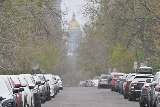 Mountain snow closes segment of I-70 west of Golden