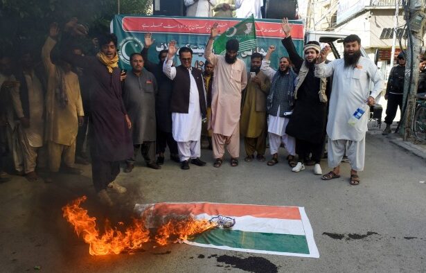 Pakistan suspends peace treaty with India as tensions grow over Kashmir killings
