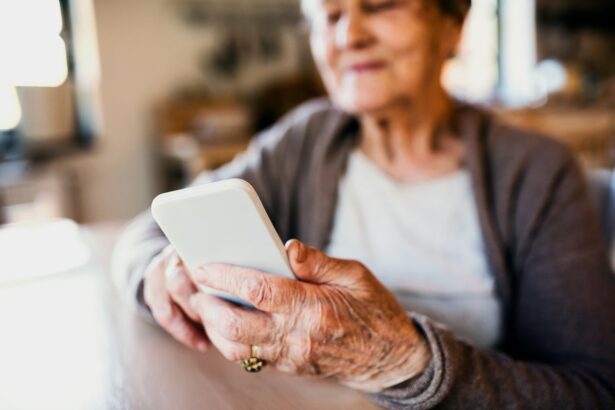 Tech Use Associated with Reduced Dementia Risk in Older Adults