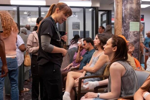 ‘The Pitt’ Background Actors on Faking Pregnancies and Pretending to Be Nurses