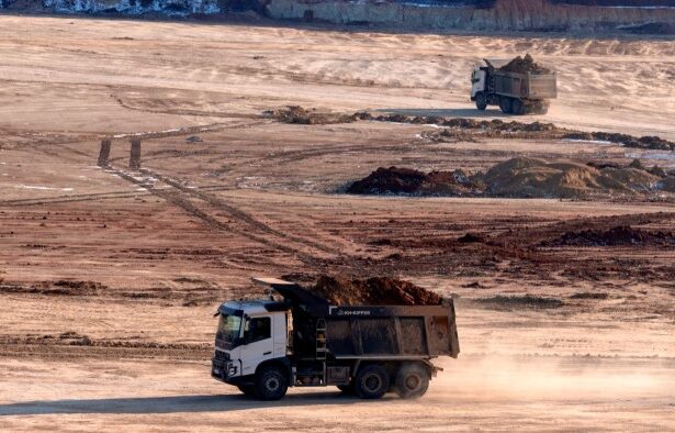 US and Ukraine inch closer to signing minerals deal