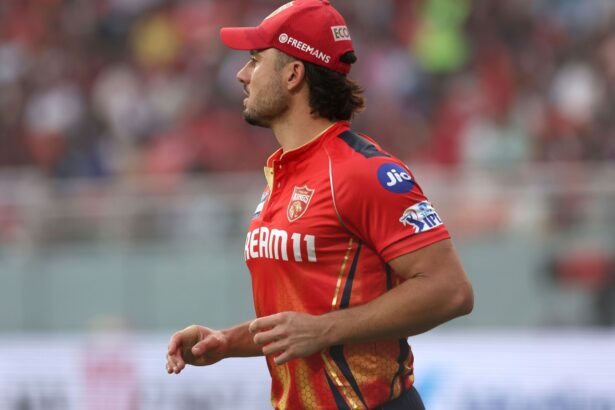 Why was Marcus Stoinis captaining PBKS instead of Shreyas Iyer in IPL 2025 match vs RCB?