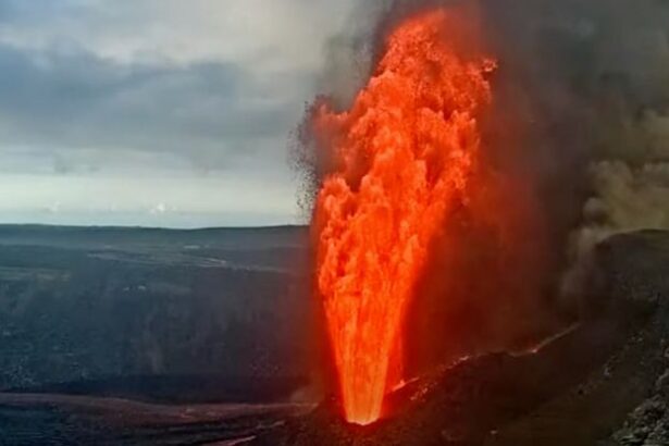 1,000-Foot Lava Jets Erupt From Hawaii’s Kīlauea Volcano : ScienceAlert