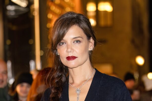 17 Flattering Haircuts That Play Up Silver Hair