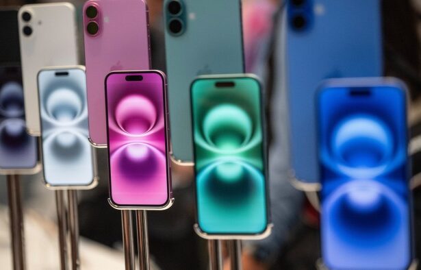 Apple says Trump’s tariffs will boost costs by 0mn in June quarter