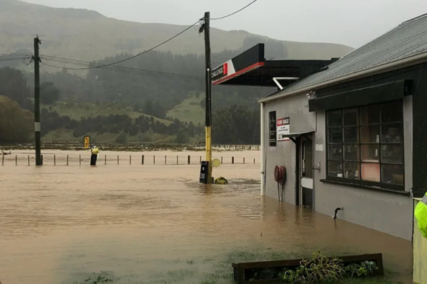 Banks Peninsula residents angry lake wasn’t opened earlier