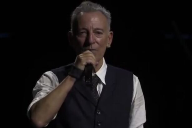 Bruce Springsteen Has Epic Meltdown Over President Trump at UK Concert Kickoff of European Tour (Video) |