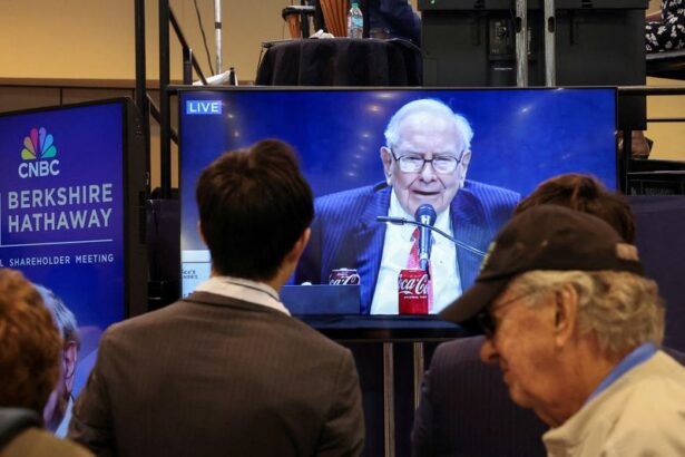 Buffett to sit alongside board members at 2026 Berkshire meeting, won’t appear on stage, report says