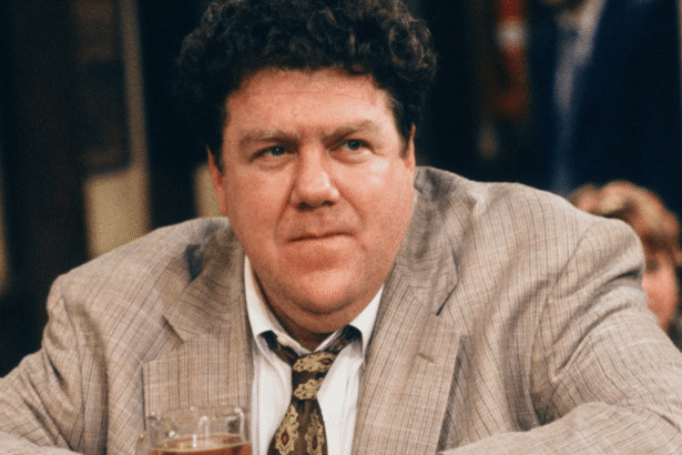 ‘Cheers’ Stars Ted Danson, Rhea Perlman Pay Tribute