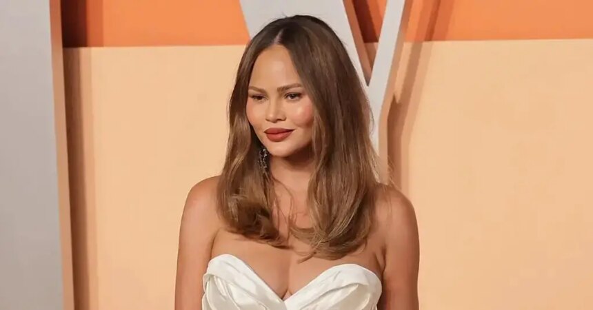 Chrissy Teigen Supported By Celebs After Admitting To Falling Off Wagon