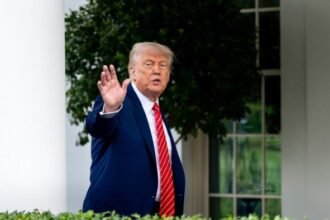 Donald Trump proposes to raise income taxes on wealthy Americans