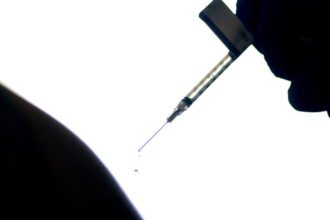 FDA gives Covid vaccine manufacturers instructions for next fall’s shot