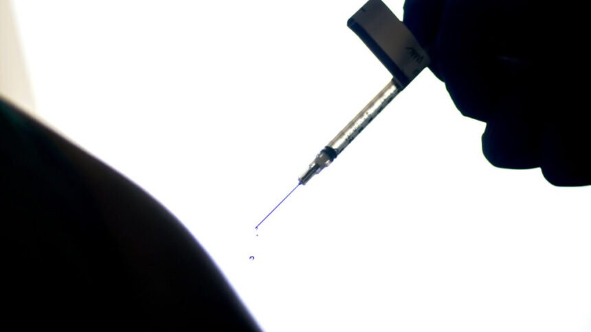 FDA gives Covid vaccine manufacturers instructions for next fall’s shot