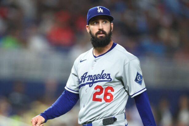 Fans enraged as Dodgers lose Freeway Series vs. Angels for first time since 2010