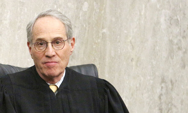 Federal Appeals Court Bats Down Clinton Judge, Lifts Block on Trump’s Executive Order to Strip Federal Workers’ Union Rights |