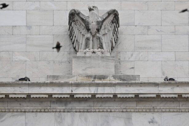 Federal Reserve will reduce staff by 10% in coming years, Powell memo says