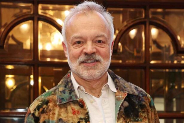 Graham Norton Lists Manhattan Home for .6 Million