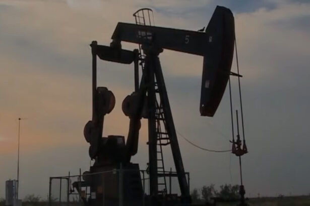 Hawaii Sues Oil Companies Over Climate Change – Exempts One Refinery That Donates to Democrats |