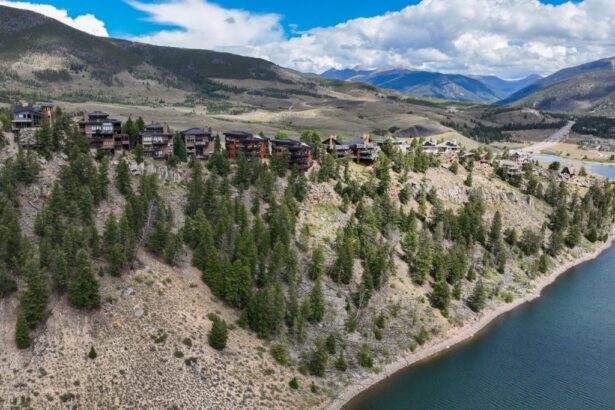 Hikers find body in Lake Dillon